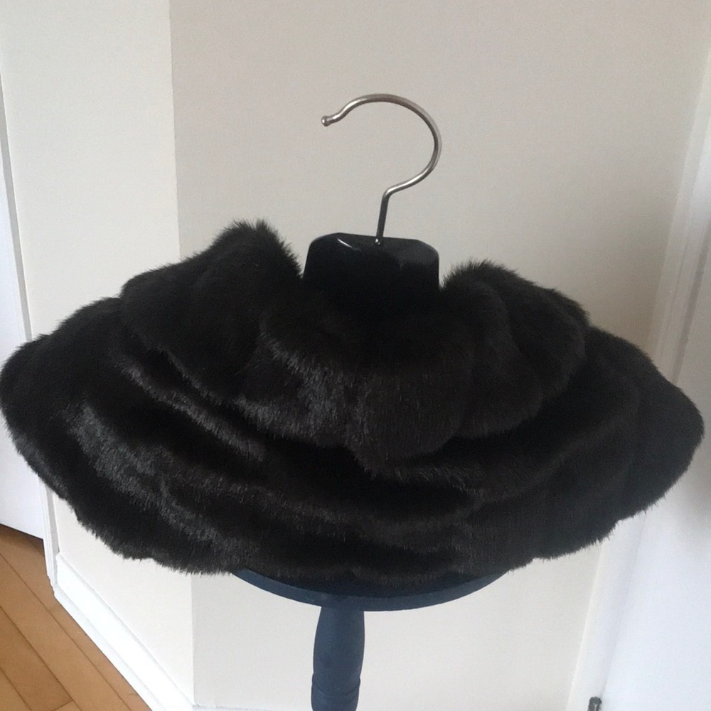 Faux Fur Dark Brown Shrug one size - Picture 3 of 13
